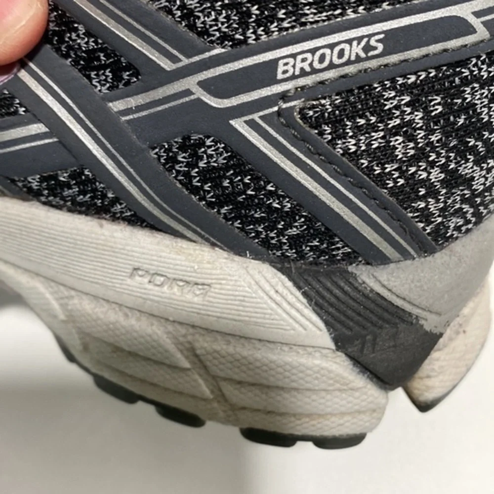 Brooks GTS 17‎ Running Shoe Grey Rose Womens 6.5